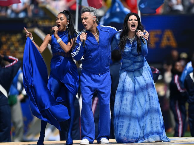 EAST RUTHERFORD, NEW JERSEY - JULY 19: Laura Pausini Robbie Williams and Nicole Scherzinger perform during the FIFA World Cup 2026 Final match between Spain and Argentina at New York New Jersey Stadium on July 19, 2026 in East Rutherford, New Jersey. (Photo by Image Photo Agency/Getty Images)
