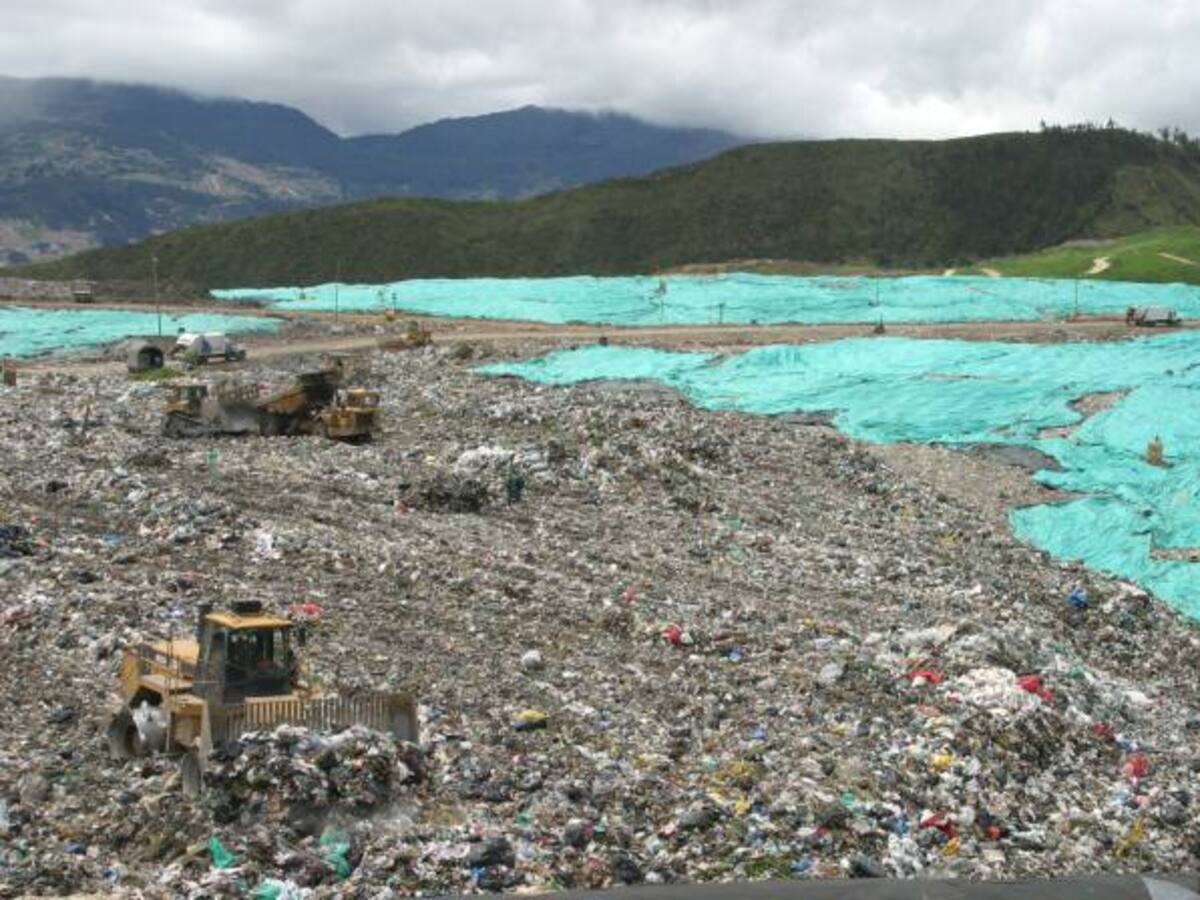 Declaran urgencia manifiesta por derrumbe en relleno sanitario Doña Juana