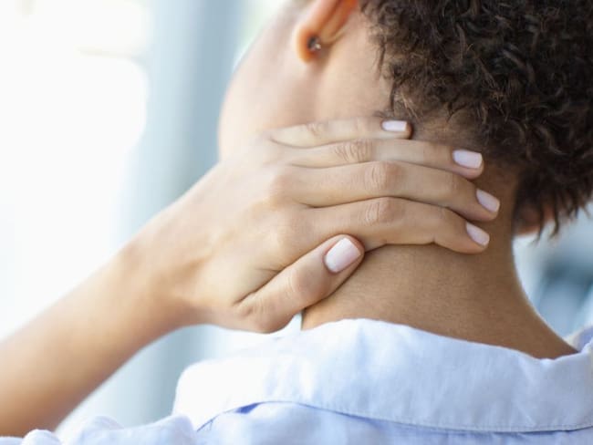 Ejercicios físicos que ayudan a mejorar el dolor en el cuello