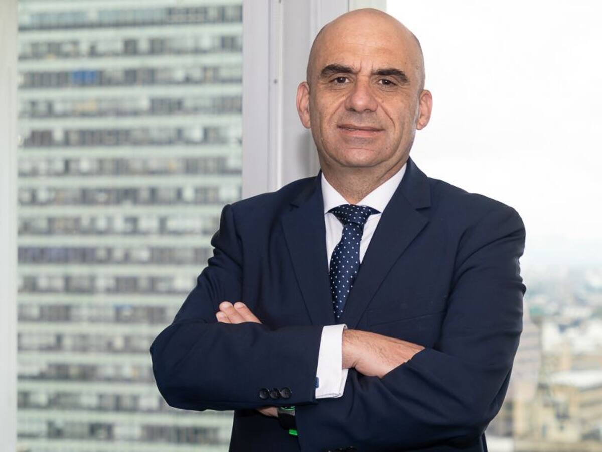 Renuncia el presidente del Banco Agrario, Francisco José Mejía