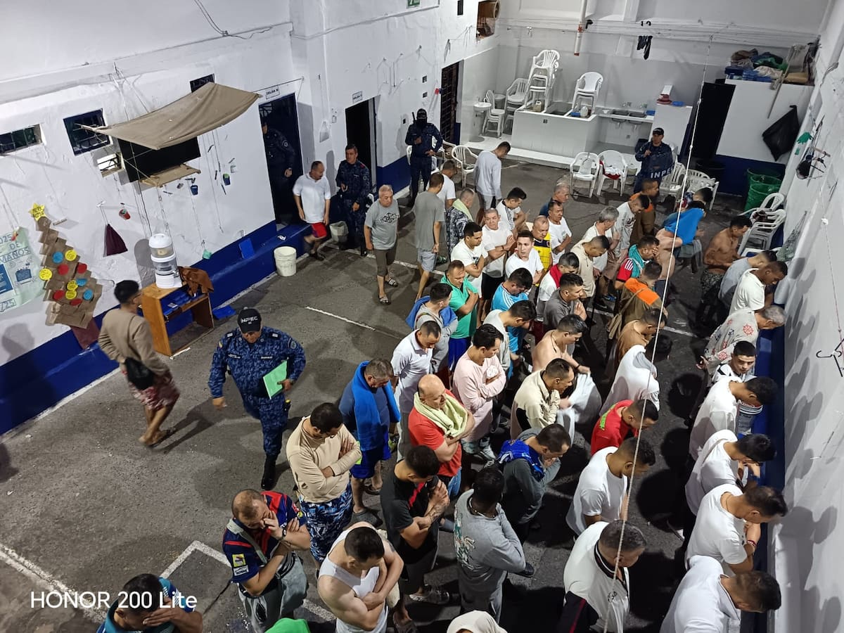 Más de 34 mil celulares incautados y más de 1.200 funcionarios investigados: Balance del INPEC