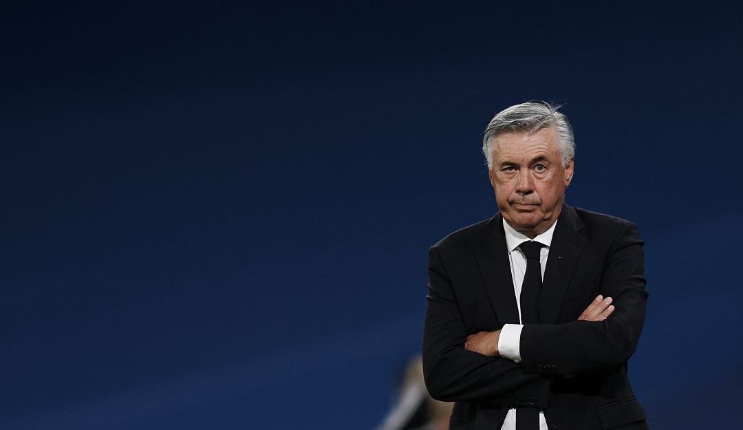 Carlo Ancelotti, DT del Real Madrid, y su cara de desconcierto durante el duelo ante el Sheriff.