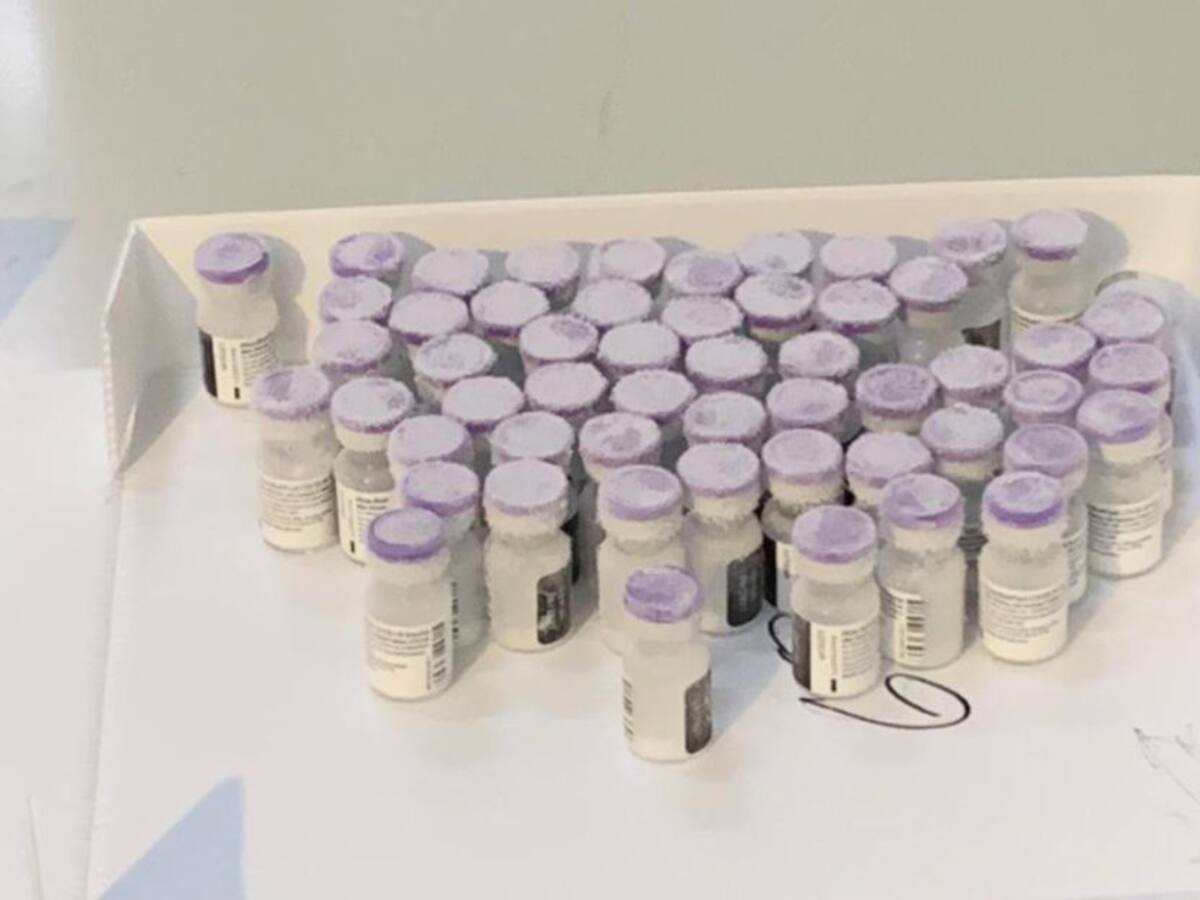 Piden a Gobierno justificación técnica para retardar segundas dosis Pfizer