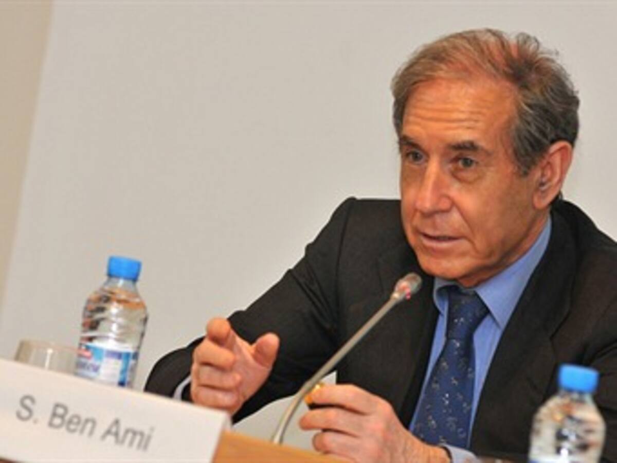 Exministro israelí Shlomo Ben Ami apoya inicio de negociaciones sin cese el fuego