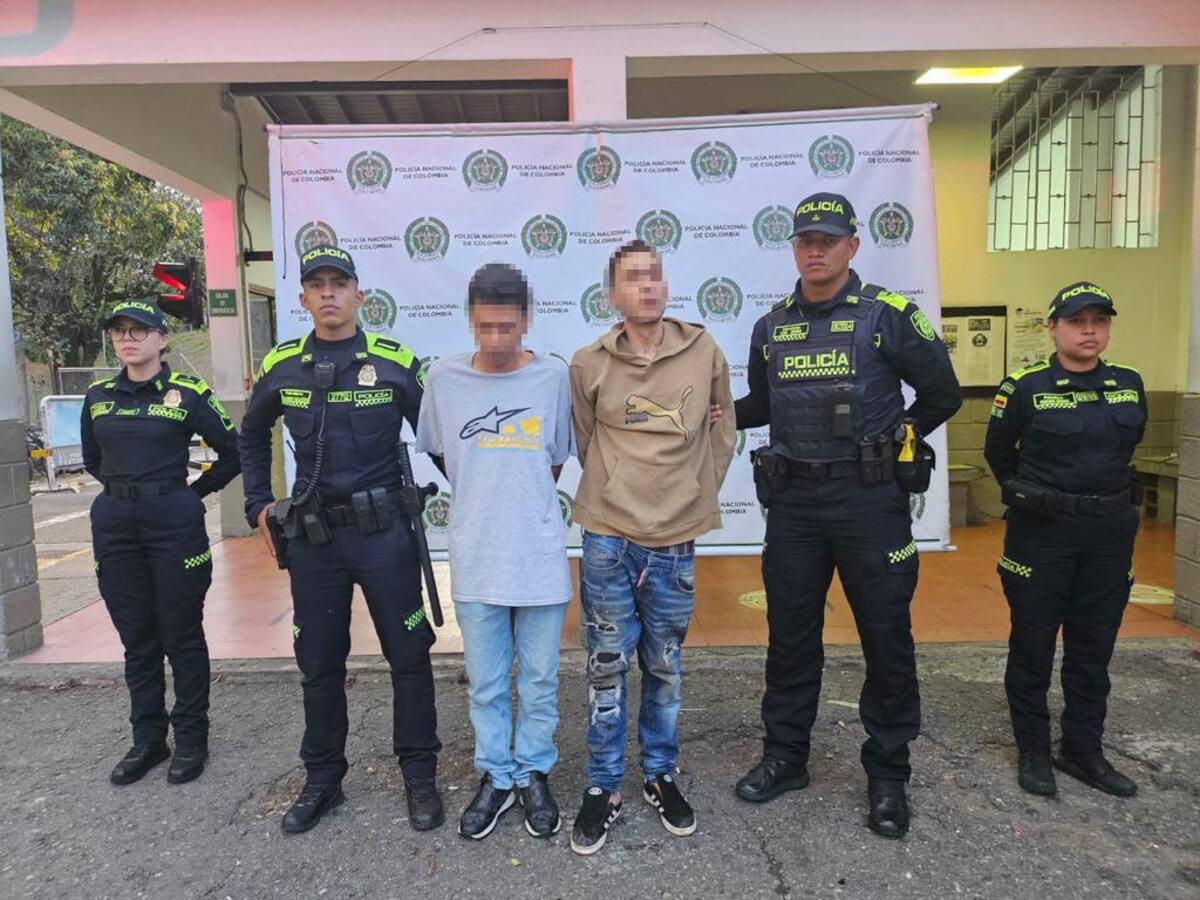 Conductor que llevaba a un secuestrado arrolló a dos policías en Medellín, ¿qué pasó?