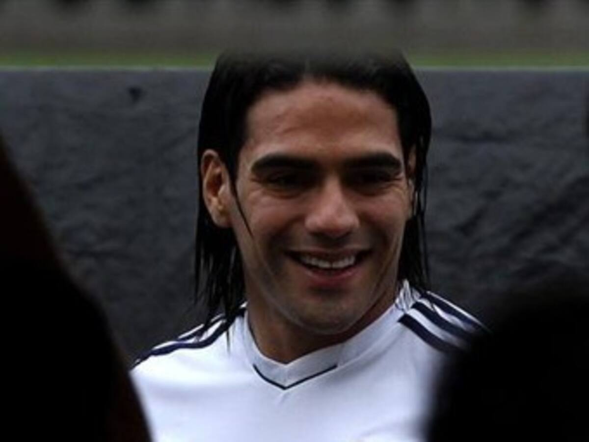 El "Tigre" Falcao fue el centro de atención de los fotógrafos