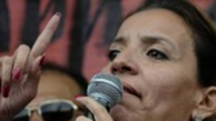 Por tercera vez el derrocado Manuel Zelaya intentará entrar a Honduras. Su esposa, asegura que las autoridades le impiden reunirse con él en zona de frontera