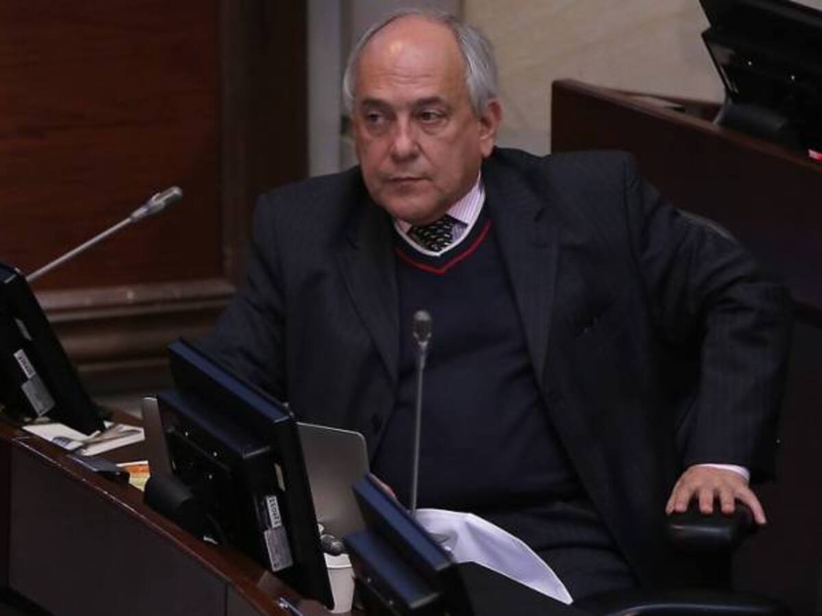 Archivada investigación contra José Obdulio Gaviria por injuria y calumnia