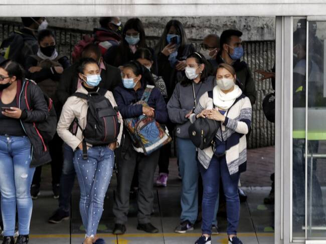 Epidemióloga: Aunque Inglaterra bajo las medidas, Colombia no debe hacerlo