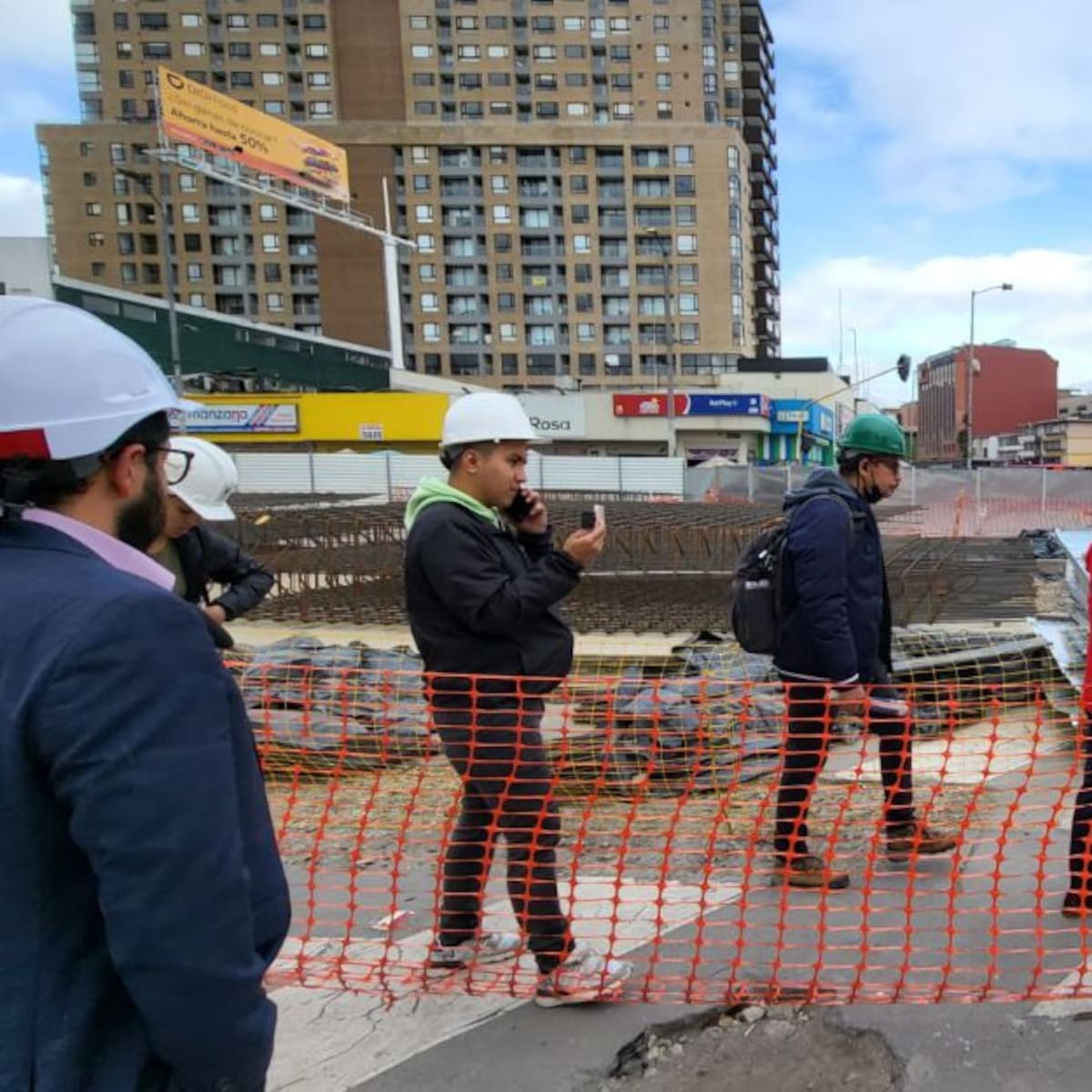 Así fue la visita sorpresa de Claudia López a obras junto a Caracol Radio