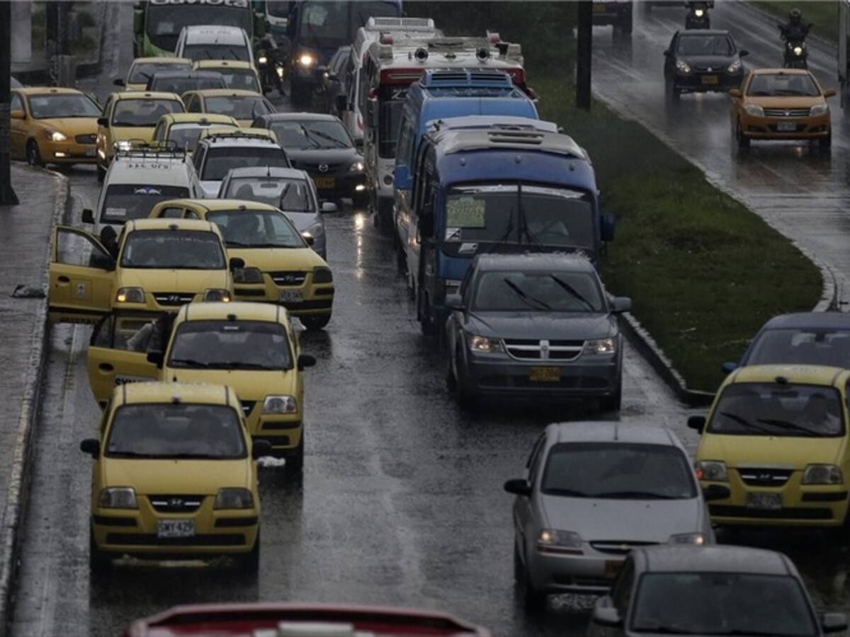 Policía ofrece recompensa por información para esclarecer muerte de taxistas en Bogotá