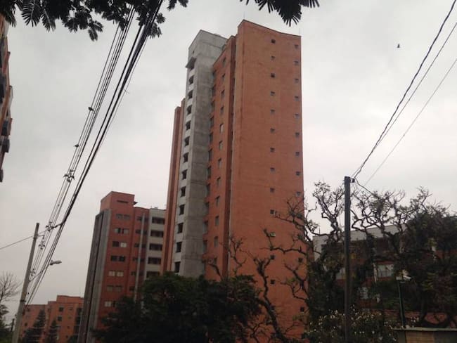 Declaran calamidad pública en Medellín por edificio en riesgo de colapso