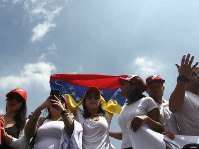 Colombia facilita el ingreso de venezolanos al país