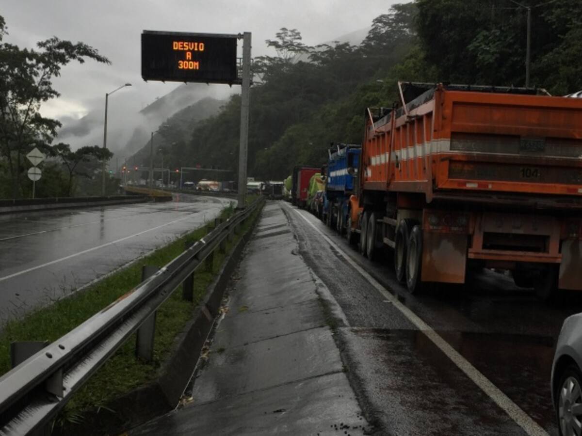 La carretera Bogotá - Villavicencio: Un caos total