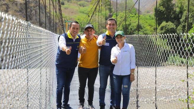 El puente que colapsó a menos de dos meses de haberse inaugurado