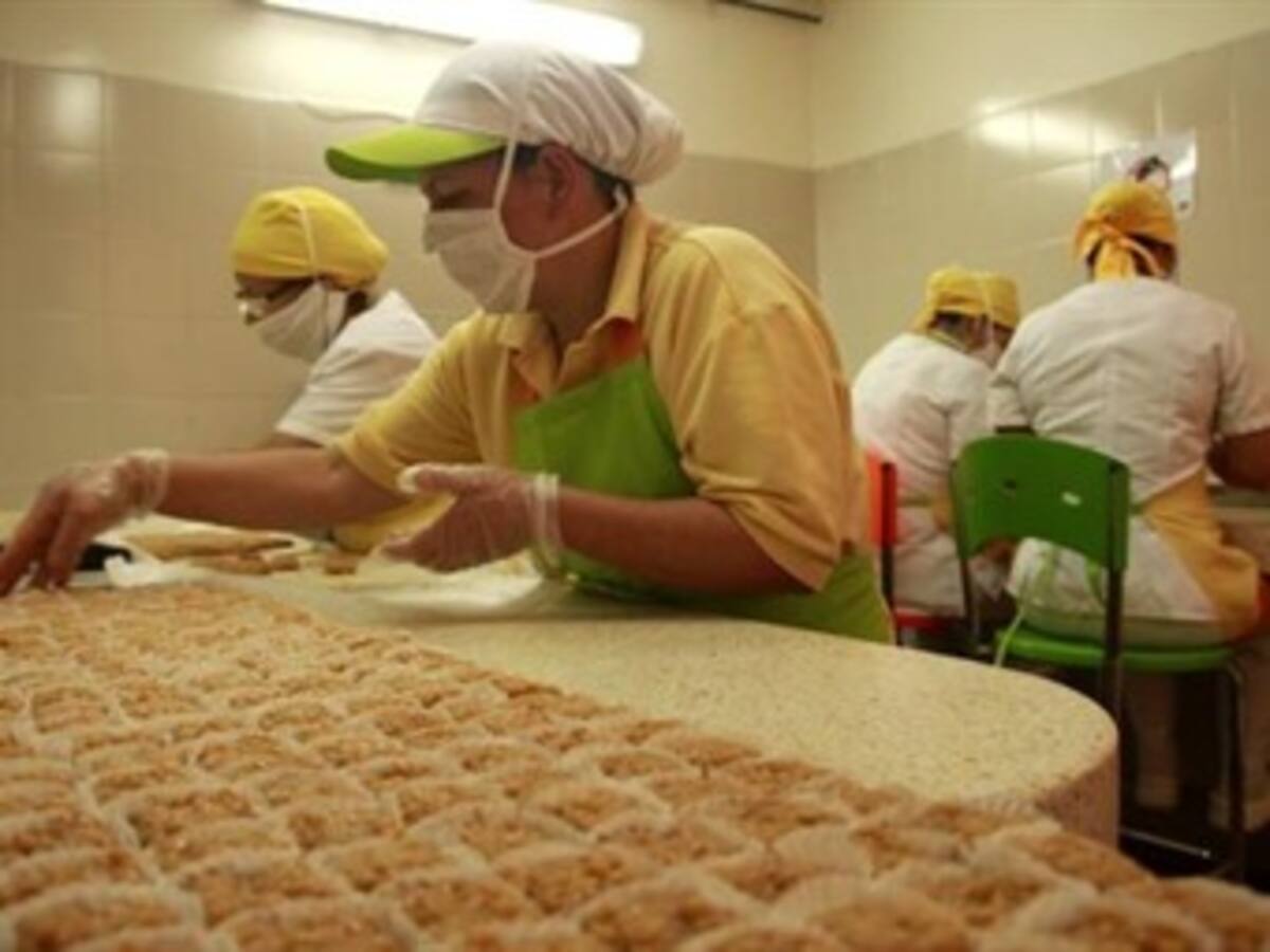 En Bucaramanga hay una fábrica de obleas con sabores románticos y eróticos