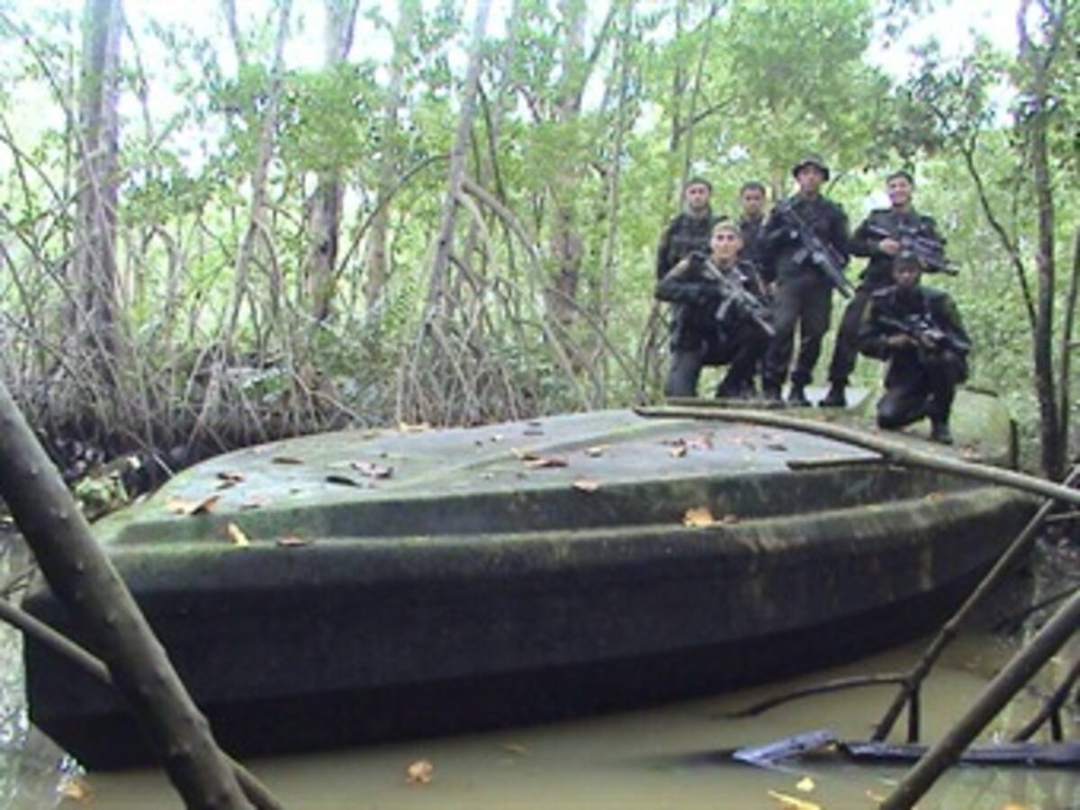 Incautan ‘narco-submarino’ de las Farc en Nariño