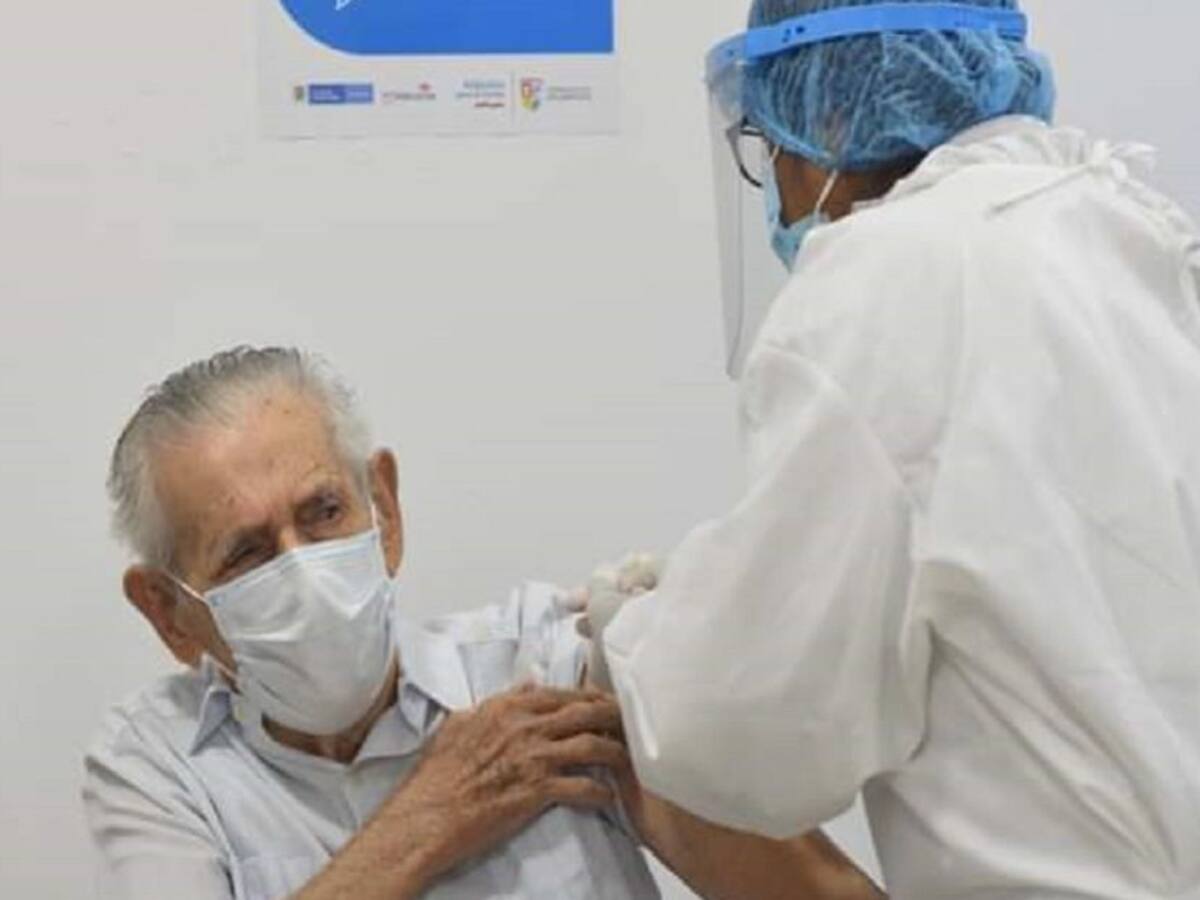 80 colados en la vacunación contra el COVID-19 en Atlántico: Contraloría