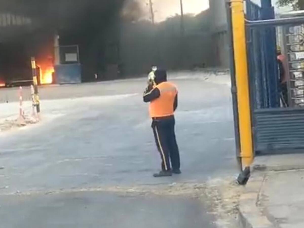 Reportan explosión en bodega ubicada en la Vía Alterna de Santa Marta