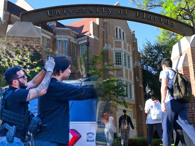 Organizaciones de defensa de inmigrantes advirtieron que la prohibición de indocumentados en universidades públicas golpeará el bolsillo y la academia en Florida.
(Foto: Caracol Radio / Getty)