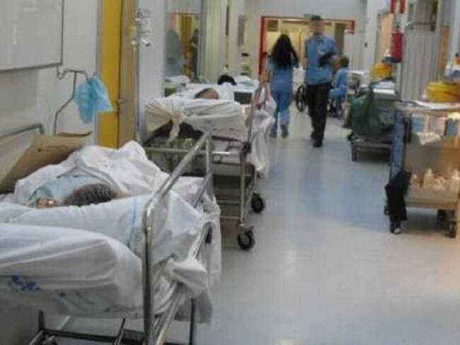 En Cali muere mujer en taxi esperando atención médica