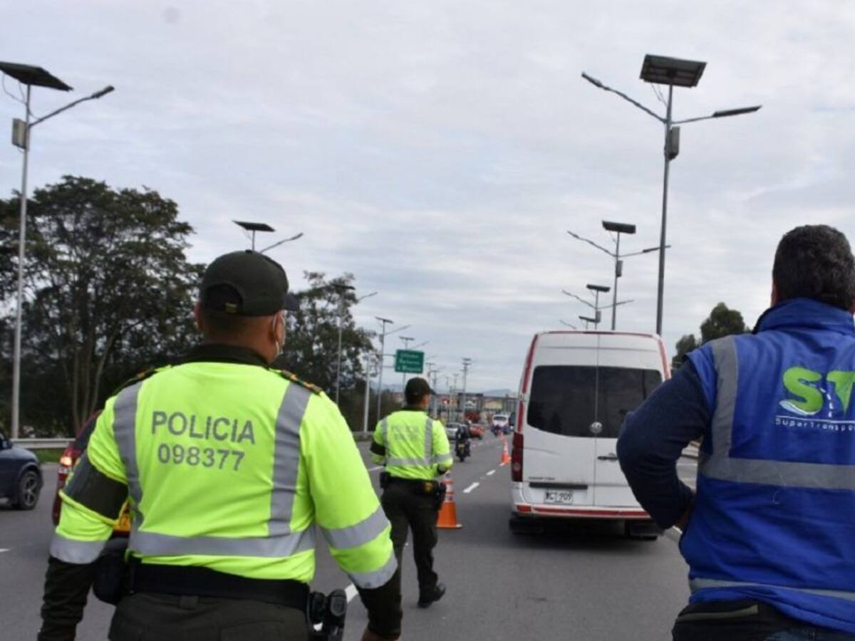 Abren investigación a 4 empresas de servicio de transporte escolar