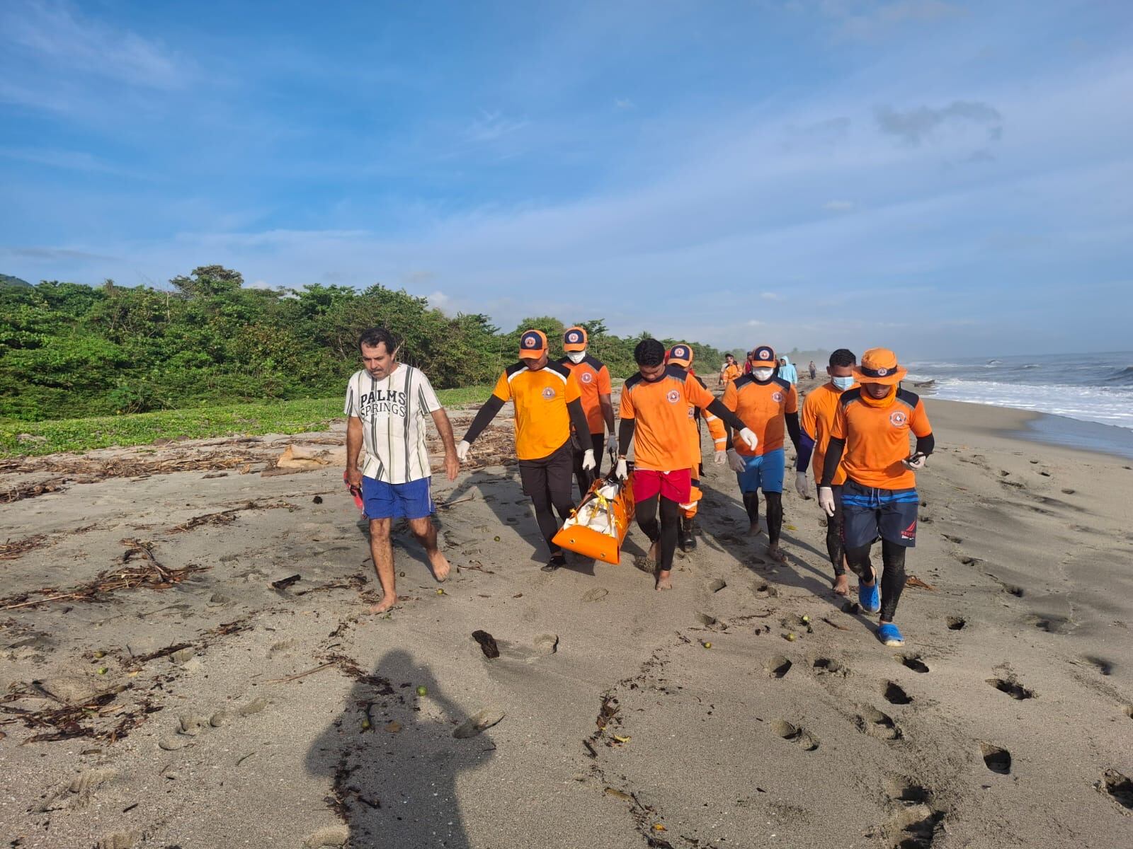 Hallan a menor de edad desaparecido por inmersión en el río Don Diego . Defensa Civil Seccional Magdalena