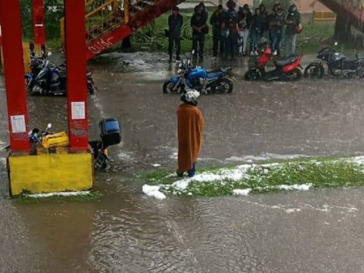 Lluvias torrenciales causan inundaciones y afectan viviendas en Manizales