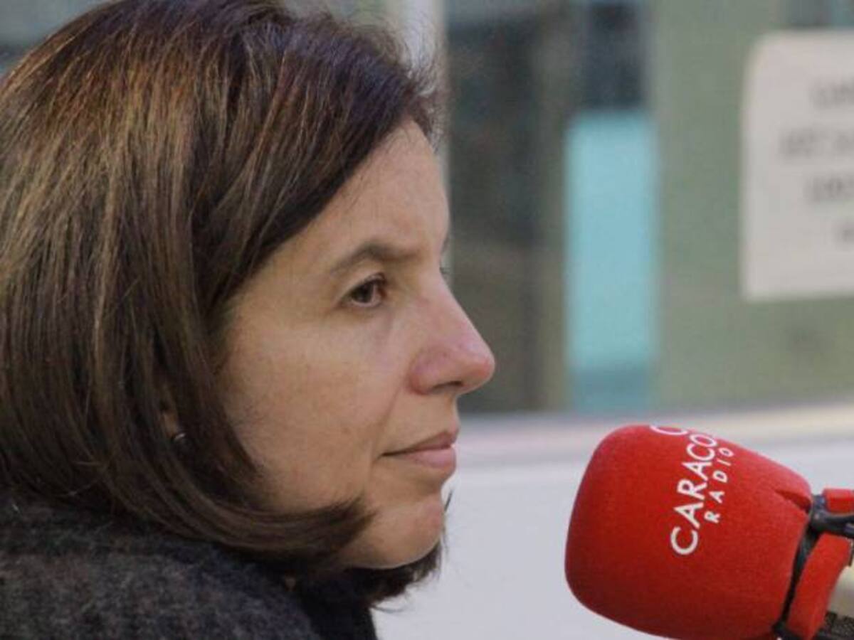 Veo poca viabilidad jurídica en el lanzamiento de campaña de Viviane: Juanita León