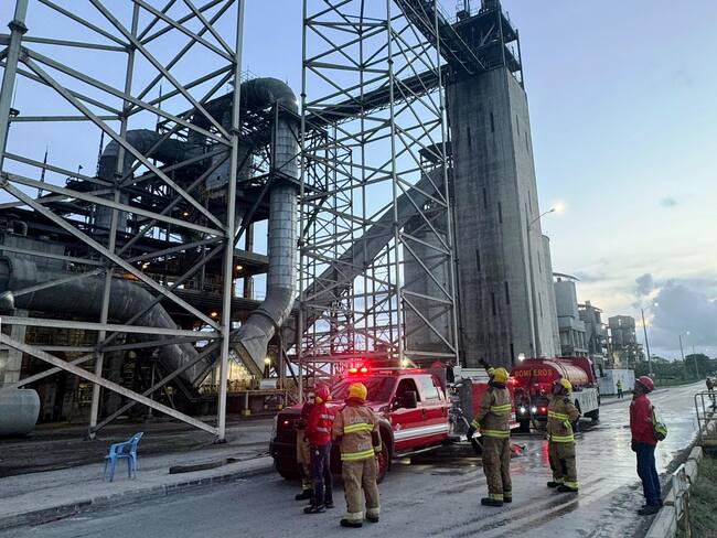 Incendio en planta de Cementos Argos fue controlado por el Cuerpo de Bomberos de Cartagena