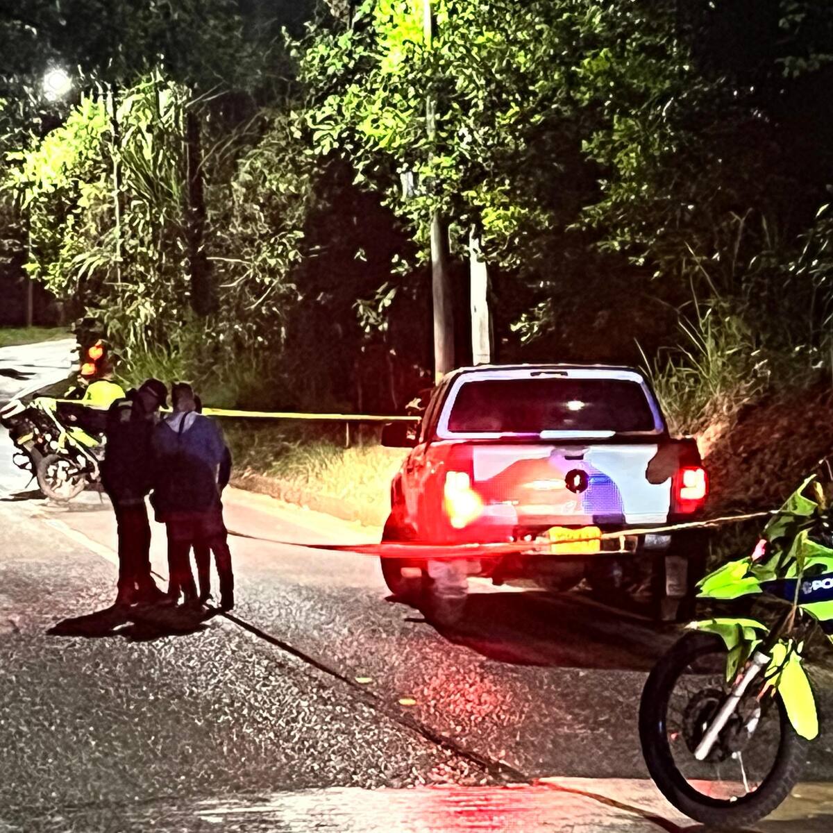 La policía encontró dos cuerpos embolsados en la vía Machado del municipio de Bello, Antioquia