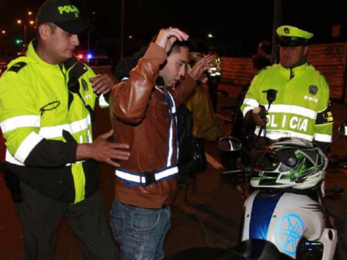 Por extorsión capturados cinco policías de transito en el Valle