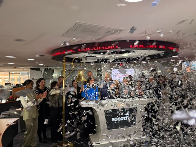 Distrito emitió bonos de deuda pública para financiar obras de infraestructura en Bogotá. Foto: Prensa Secretaría de Hacienda.