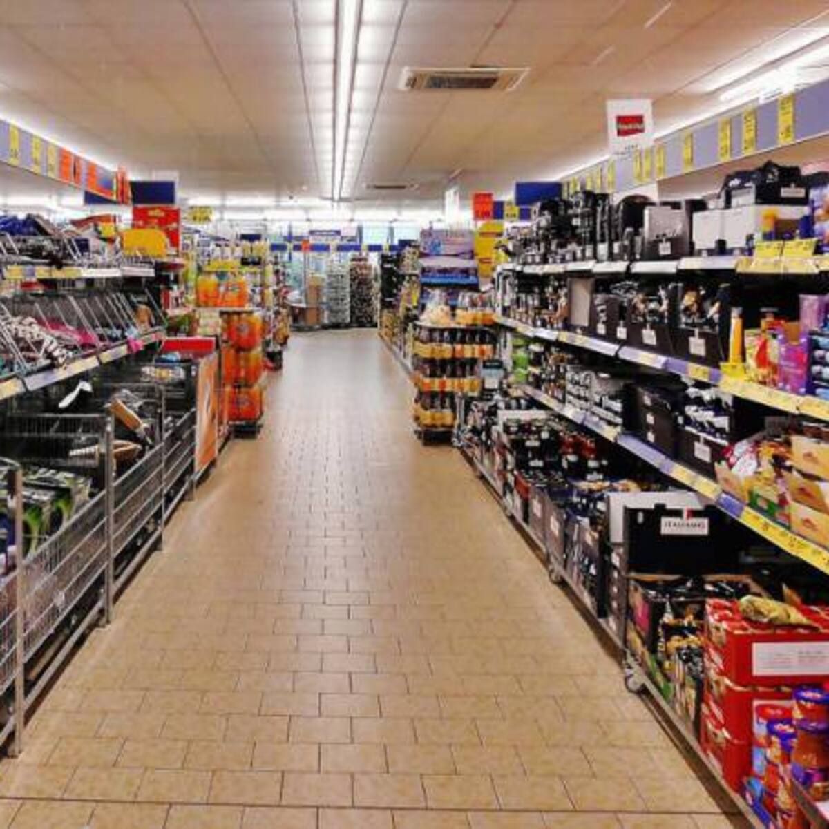 OMS pide regular obligatoriamente la publicidad en alimentos insanos para niños