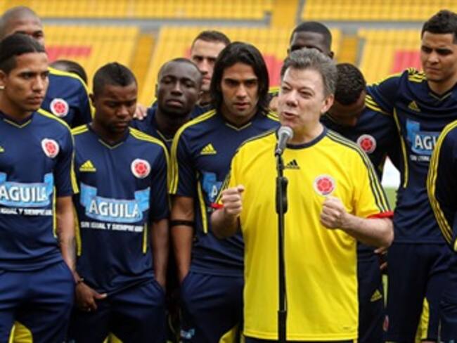Santos confía en que Pekerman clasifique a Colombia al Mundial Brasil 2014