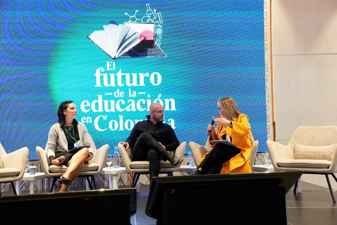 Expertos dialogaron sobre la financiación flexible como una oportunidad para fortalecer el acceso a la educación. | Foto: Caracol Radio