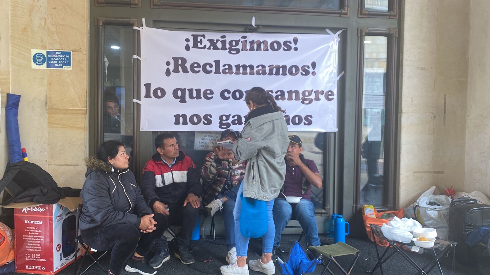 Reservistas de las Fuerzas Militares seguirán protestando a pesar del anuncio de la Mesada 14