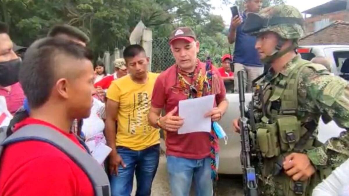 Ejército denuncia que indígenas liberaron a hombre capturado en combates