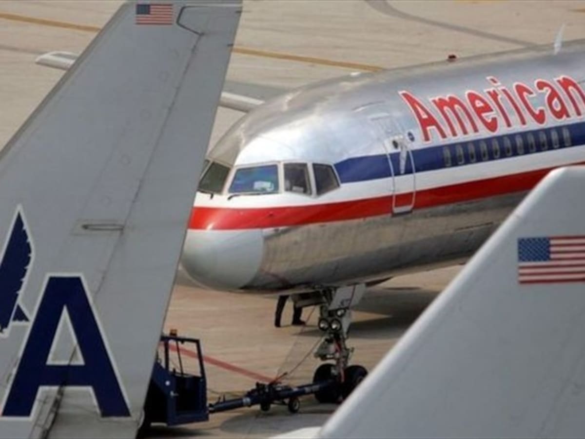 Evalúan agujeros en un avión de American Airlines que cubrió la ruta Miami – Medellín - Miami