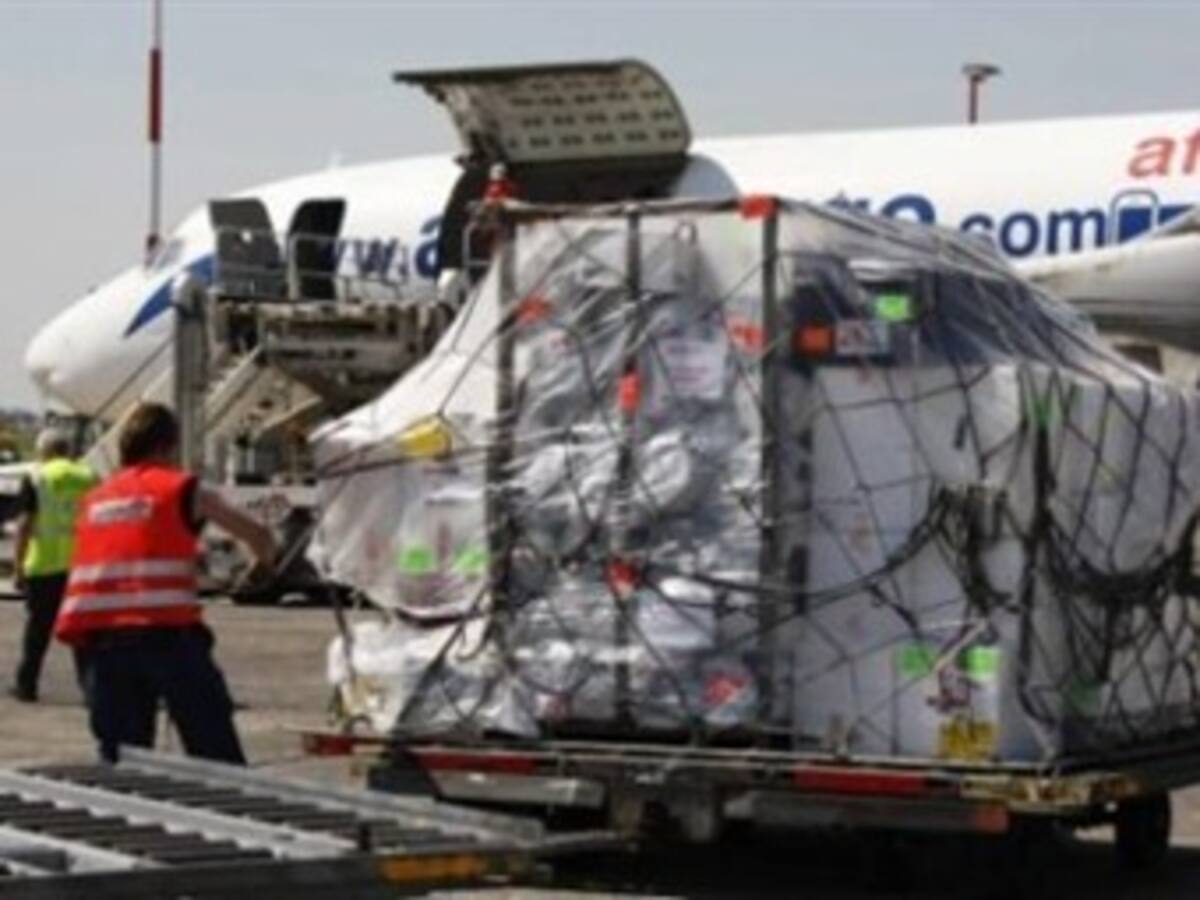 Llegan las donaciones internacionales para enfrentar el invierno en Colombia