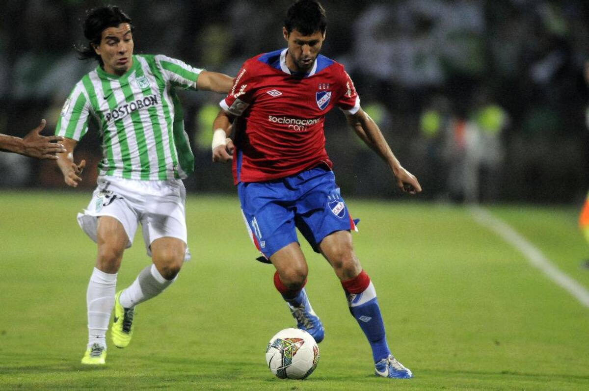 Los goles de Carlos De Pena y Santiago García marcaron para los visitantes. Daniel Bocanegra anotó doblete para los dueños de casa.