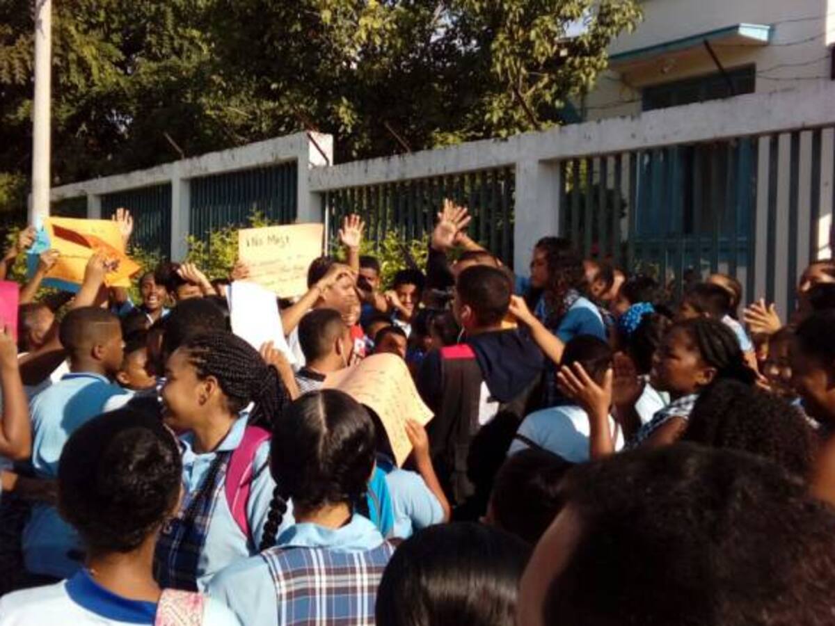 Estudiantes de un colegio de Cartagena aseguran que pico y placa de clases les ha traído más problemas