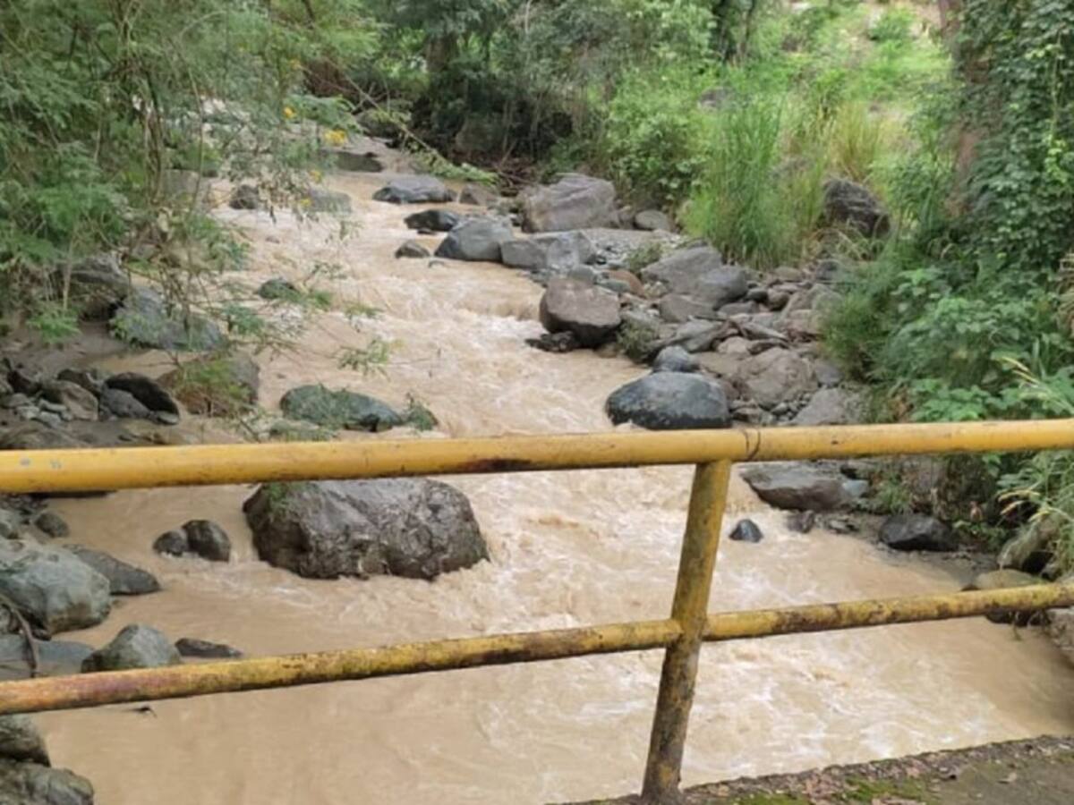 Recuperan el cuerpo sin vida de una persona en una quebrada de Robledo