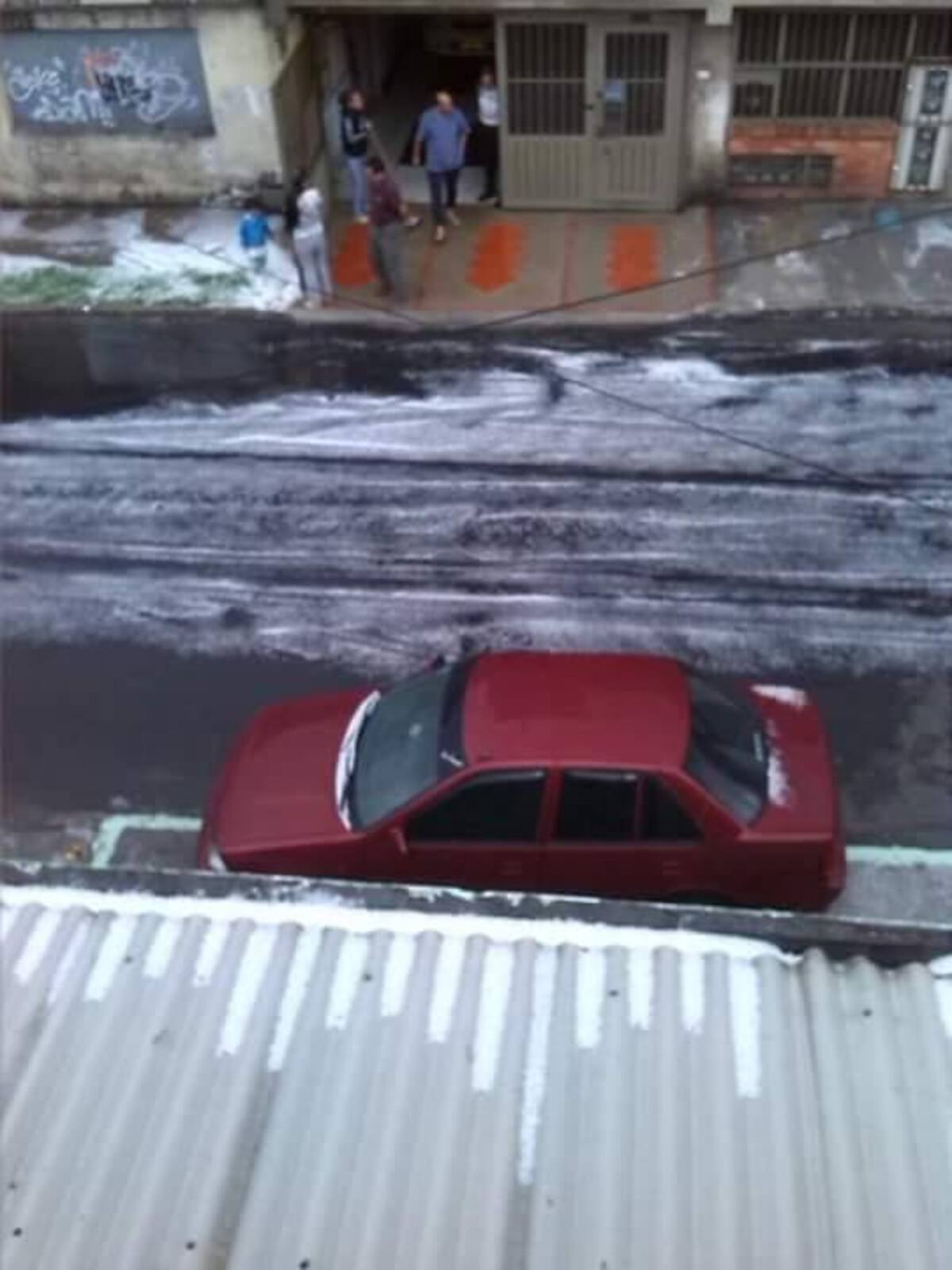 Se presentan emergencias en la capital colombiana tras fuertes lluvias que se presentaron en horas de la tarde del domingo.