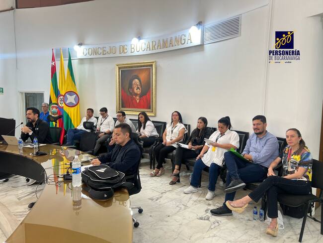 Concejal denuncia que el Personero saliente de Bucaramanga deja la olla raspada