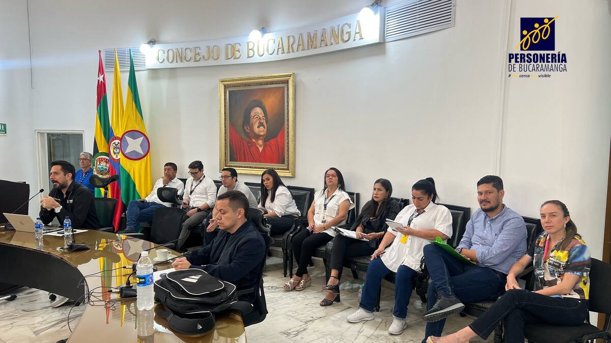 Concejal denuncia que el Personero saliente de Bucaramanga deja la olla raspada
