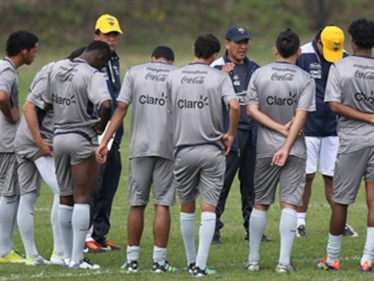 España y Ecuador en un partido decisivo