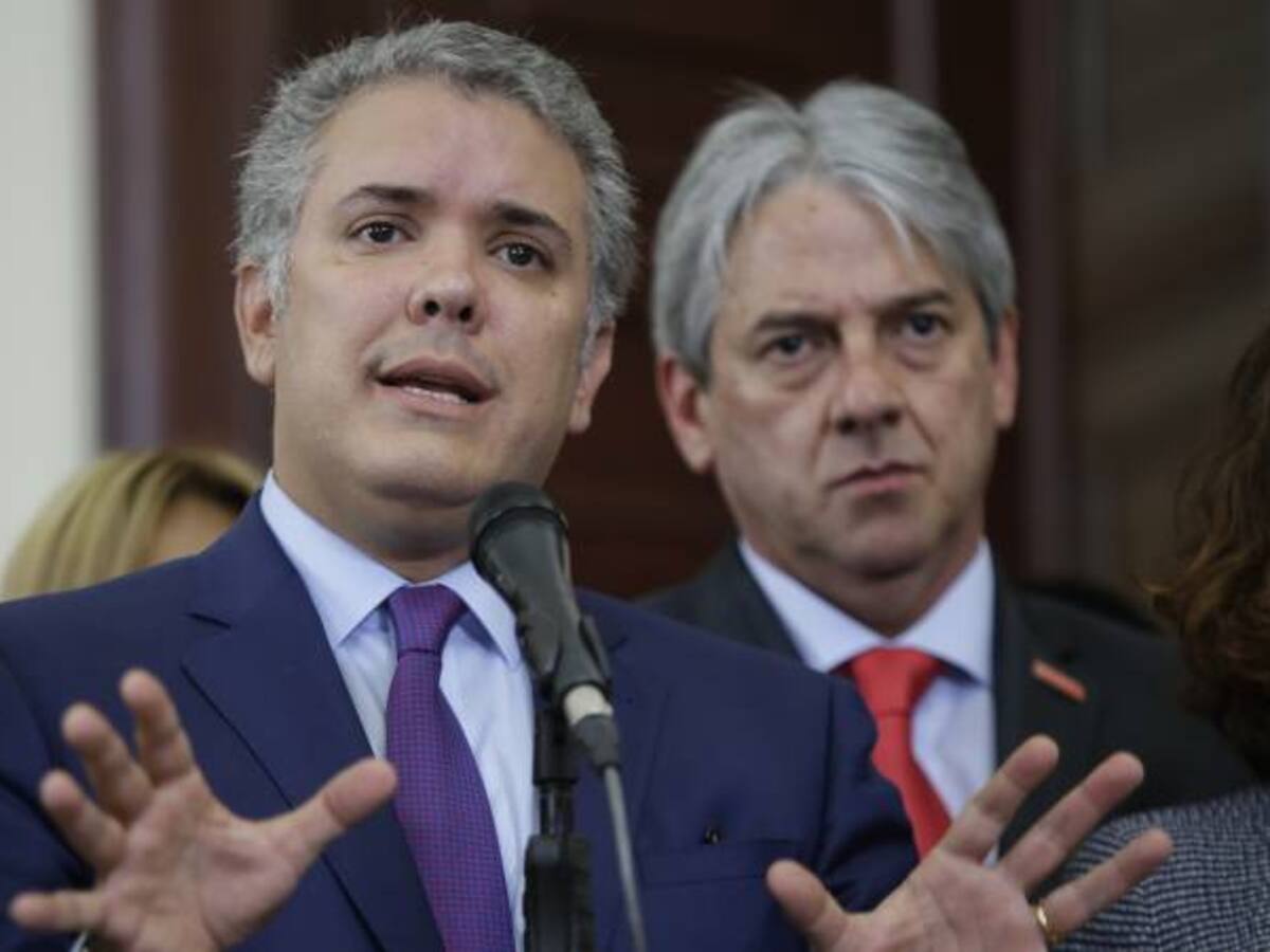 Esos crímenes no quedarán en la impunidad, capturaremos a ‘Cabuyo’: Duque
