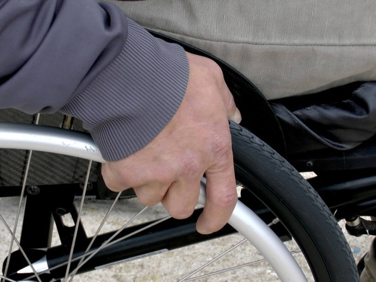 En recuperación venezolano que llegó a Bogotá en silla de ruedas