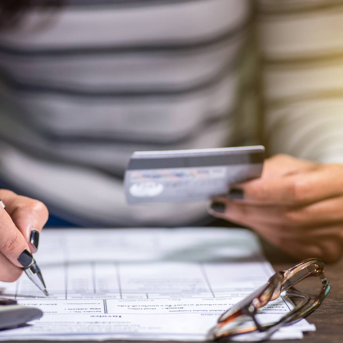 Hermanas habrían estafado a 27 personas ofreciendo falsos remates judiciales de viviendas